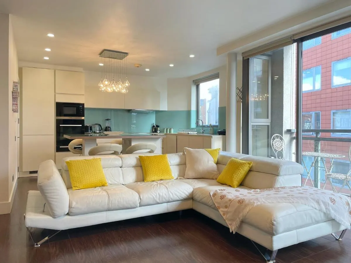Beautiful Tower Bridge Apartment London