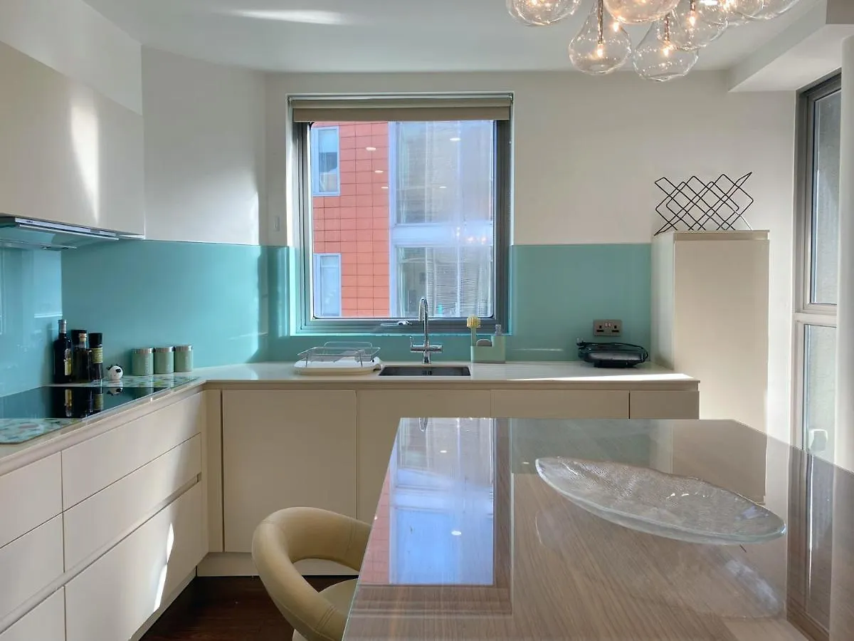 Beautiful Tower Bridge Apartment London
