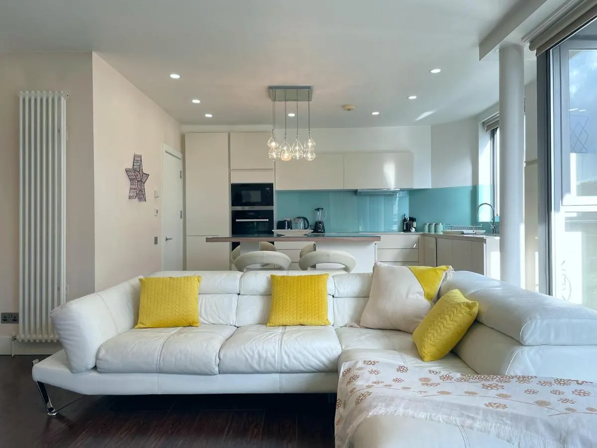 Beautiful Tower Bridge Apartment London 0*,