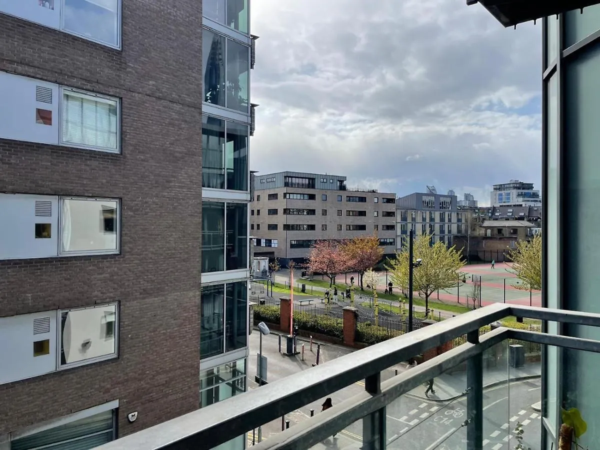 Beautiful Tower Bridge Apartment London