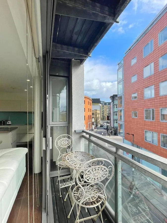Beautiful Tower Bridge Apartment London