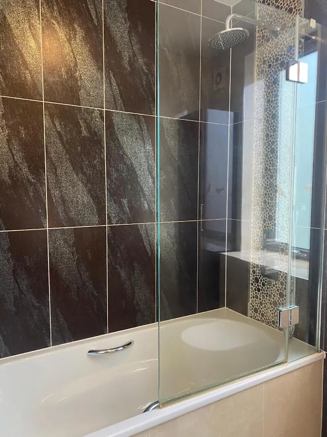 Beautiful Tower Bridge Apartment London