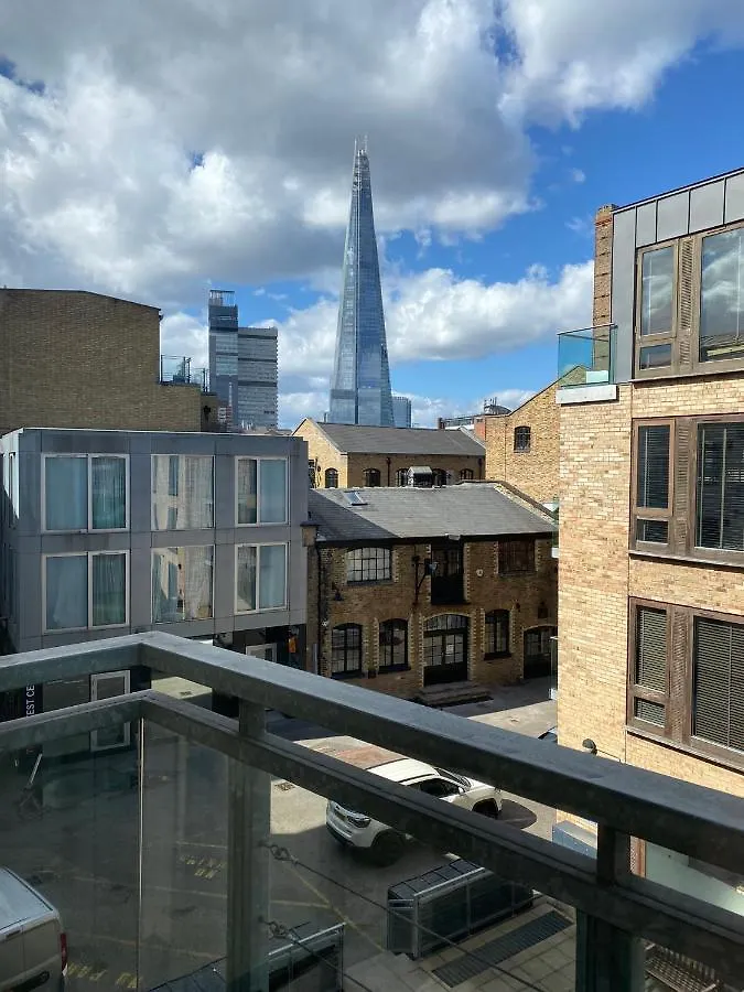 Beautiful Tower Bridge Apartment London